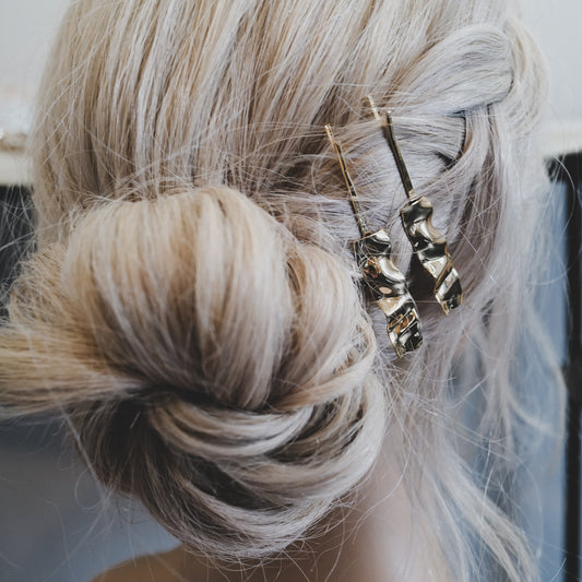 Laura  Pins
